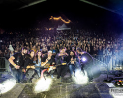 Manu Lanvin (guitar, vocals), Alex (Riff Shot), Dempsey Morel (guest), Nicolas Bellanger (bass), Arthur (58 Shots), Jimmy Montout (drums).
Jam Manu Lanvin @ Festiverbant, Festival Rock Compesières (Geneva), Switzerland, 20.08.2022.
(c) Christophe Losberger
