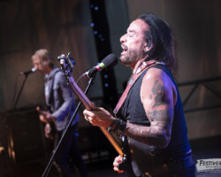 Marco Mendoza (vocals, bass), Drew Lowe (guitar, vocals).
Marco Mendoza @ Festiverbant, Festival Rock Compesières (Geneva), Switzerland, 19.8.2023.
(c) Christophe Losberger