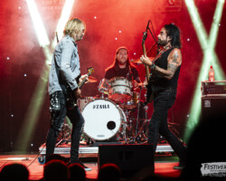 Marco Mendoza (vocals, bass), Drew Lowe (guitar, vocals), Chris Allan (drums).
Marco Mendoza @ Festiverbant, Festival Rock Compesières (Geneva), Switzerland, 19.8.2023.
(c) Christophe Losberger