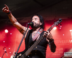Marco Mendoza (vocals, bass).
Marco Mendoza @ Festiverbant, Festival Rock Compesières (Geneva), Switzerland, 19.8.2023.
(c) Christophe Losberger