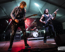 Marco Mendoza (vocals, bass), Drew Lowe (guitar, vocals), Chris Allan (drums).
Marco Mendoza @ Festiverbant, Festival Rock Compesières (Geneva), Switzerland, 19.8.2023.
(c) Christophe Losberger