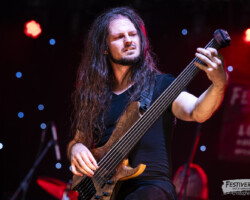 Arran McSporran (bass).Seven7 @ Festiverbant, Festival Rock Compesières (Geneva), Switzerland, 19.8.2023.(c) Christophe Losberger