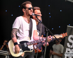 Chris Wall (vocals, guitar, harmonica), Sergio Barbieri (guitar).
Spit Reckless @ Festiverbant, festival rock LanDEcy (Geneva), Switzerland, 23.08.2019.
(c) Christophe Losberger