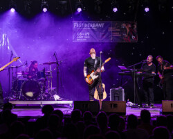 Chris Wall (vocals, guitar, harmonica), Sergio Barbieri (guitar), Gilbert "Gibs" Marin (bass), VG Greg Richardson (drums), Kevin Queille (keyboards).
Spit Reckless @ Festiverbant, Festival Rock Compesières (Geneva), Switzerland, 19.8.2023.
(c) Christophe Losberger