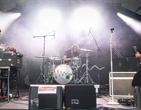 Jean-Marie Canoville (vocals, guitar), Raphaël Jeandenand (keyboards), Tom Karren (drums).Howard @ Festiverbant, Festival Rock Compesières (Geneva), Switzerland, 22.8.2025..(c) Christophe Losberger